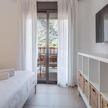 El Mocan Deluxe House - Padel, Pool & Terrace 아파트