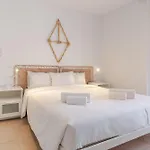El Mocan Deluxe House - Padel, Pool & Terrace 아파트